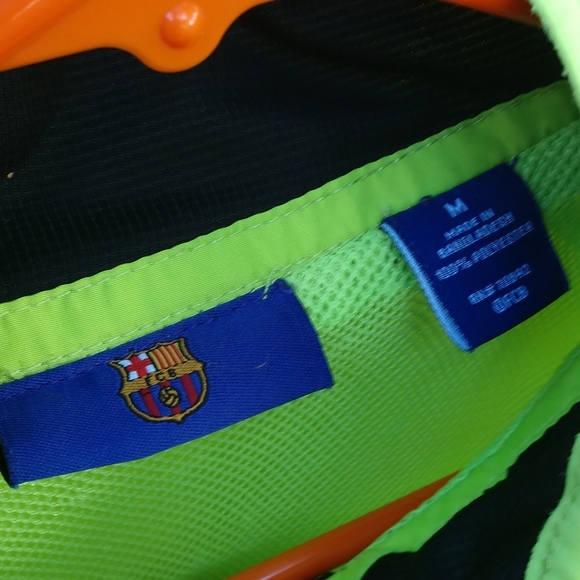 Barcelona Soccer Jacket M Green/Black High Visibility FCB - Picture 6 of 6